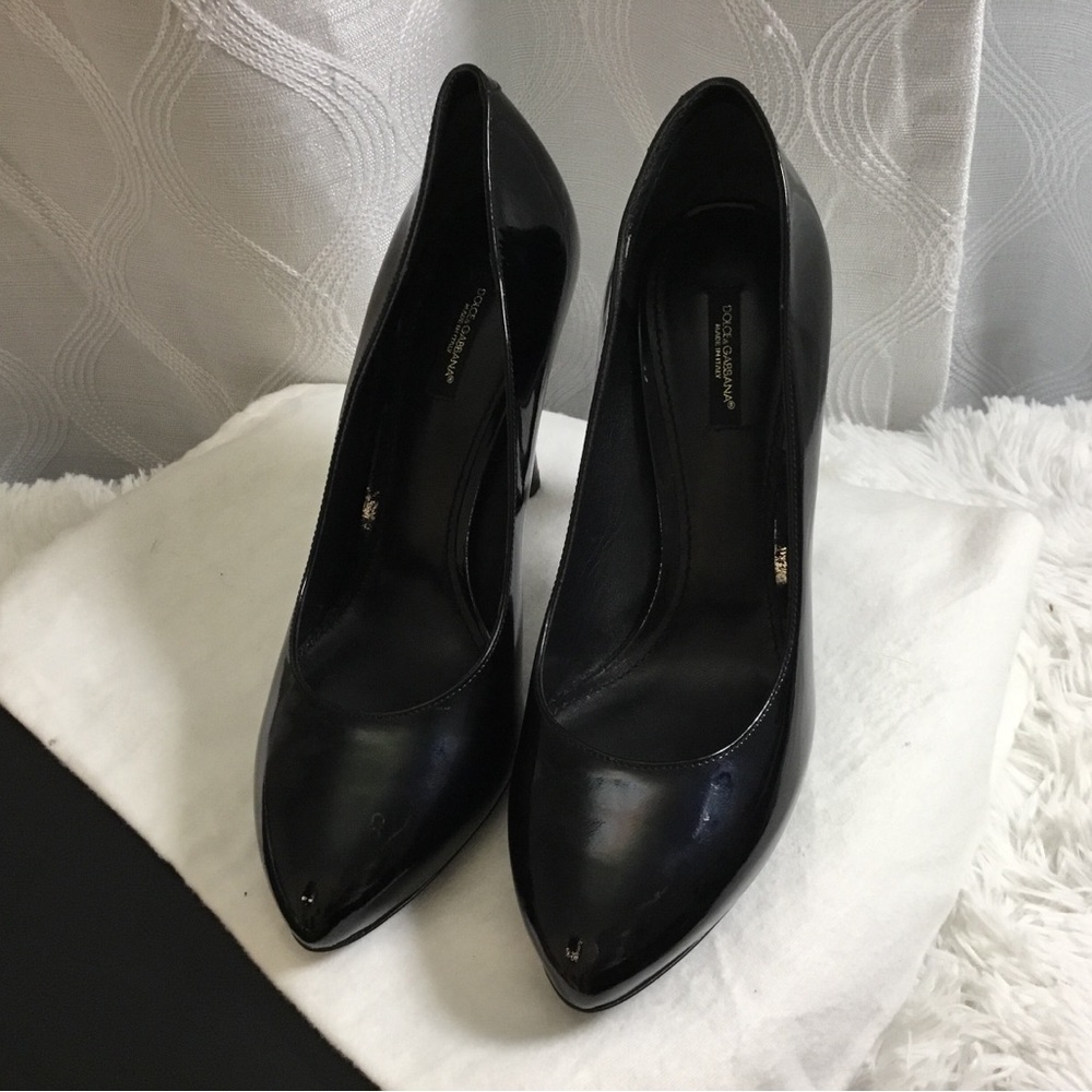 Dolce & Gabbana Black Patent Pointed-Toe Pumps - Picture 7 of 10